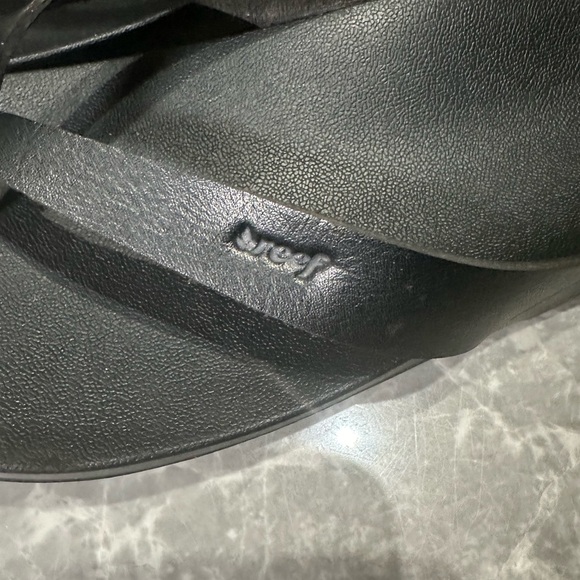 Reef Women's Beach Classic Leather Flip Flop Sandals Black, Measures SZ 8.5-9 - Picture 6 of 6